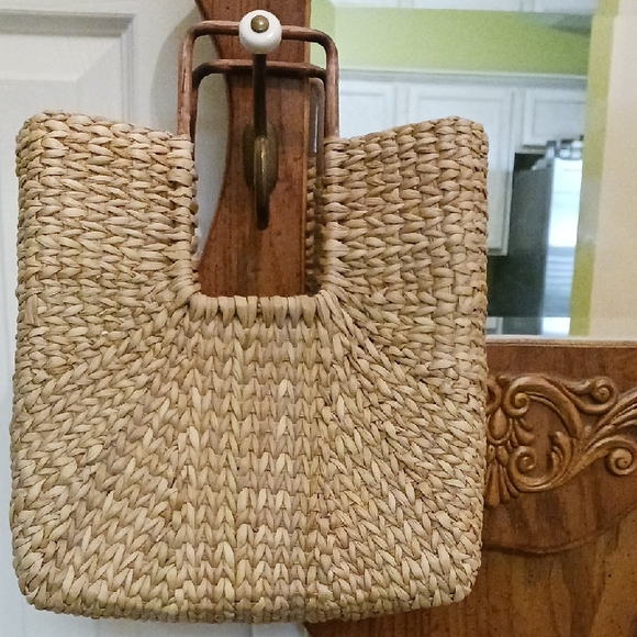 Handbags - Natural Woven Straw Tote Bag
